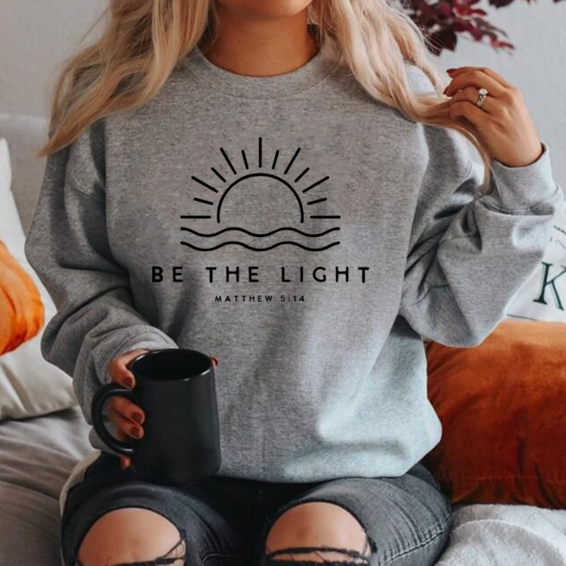 Hena - Elegant "Be The Light" sweatshirt