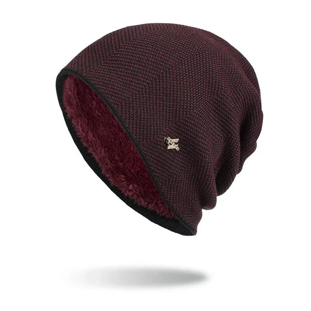 Ribbet hue med diskret emblem - Viorica