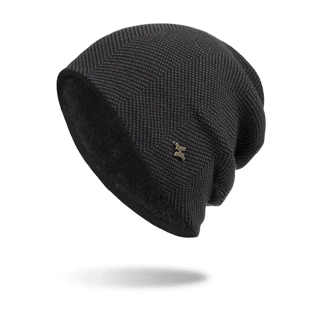 Ribbet hue med diskret emblem - Viorica