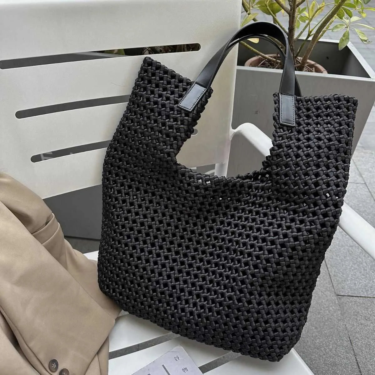 Vævet tote taske med struktureret design - Virgil