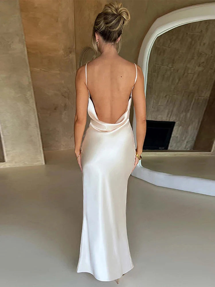 Rygløs Bodycon Satin Maxikjole til kvinder med snørebånd - Sylvie