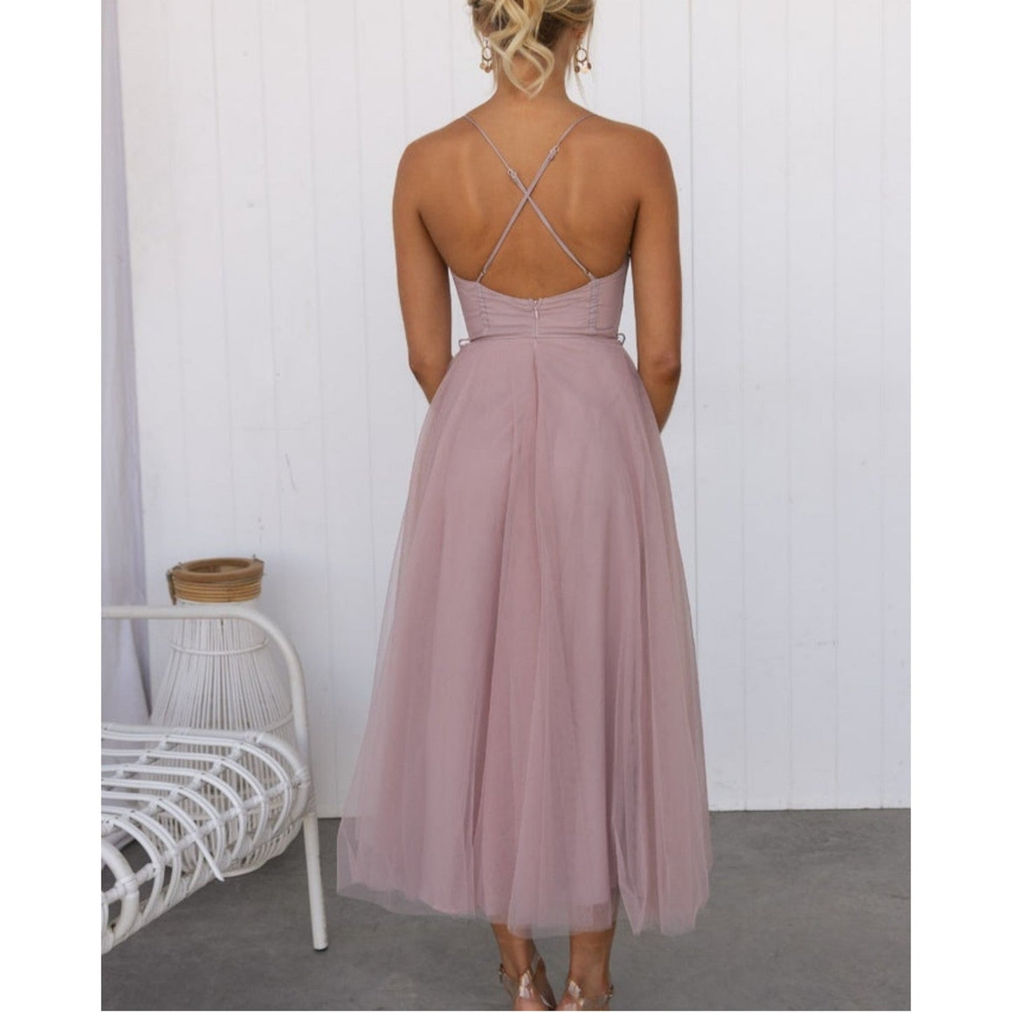 Cordelia - Moderne prinsessekjole med chiffon og seler til fest