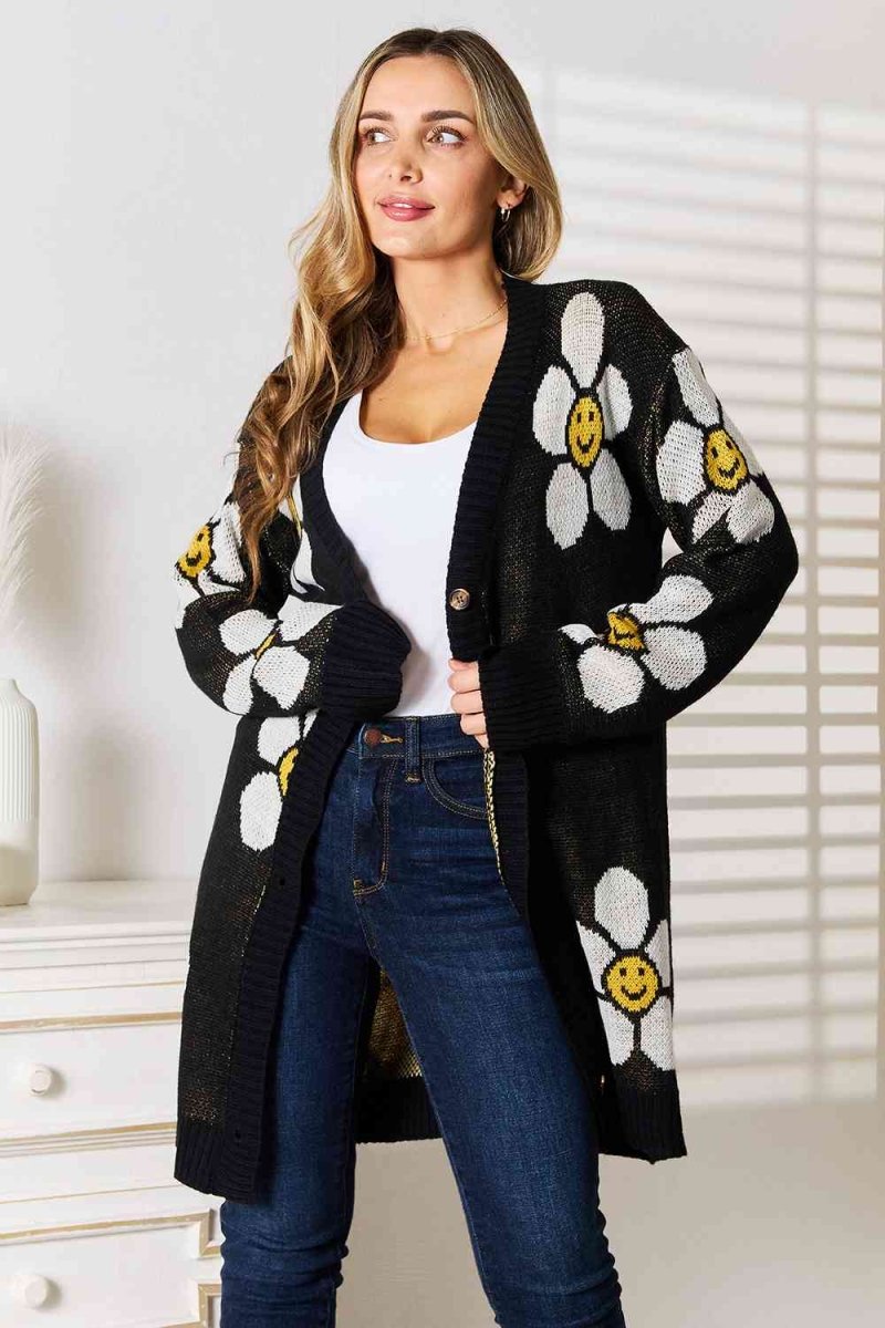 Cardigan med blomster og knapper - Hila
