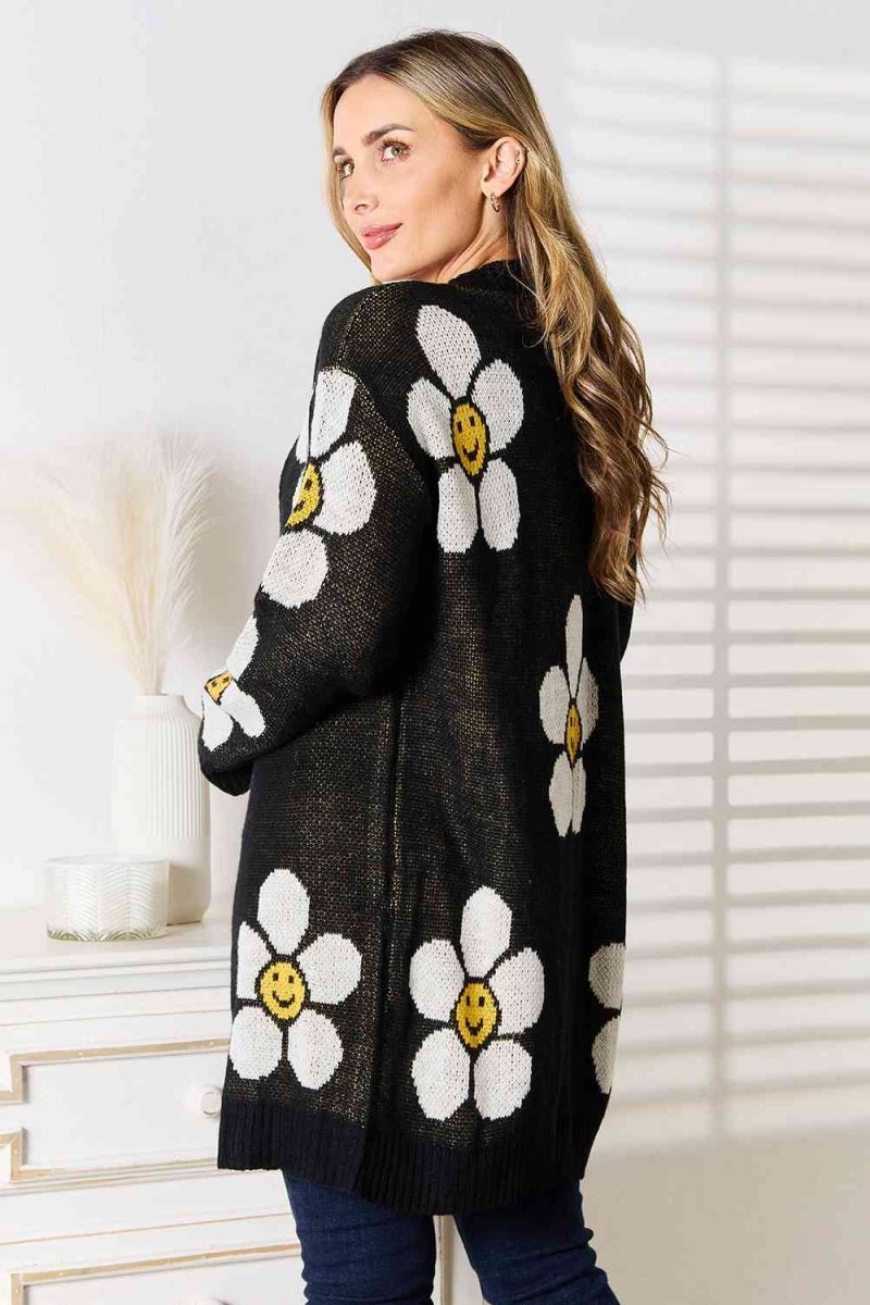 Cardigan med blomster og knapper - Hila