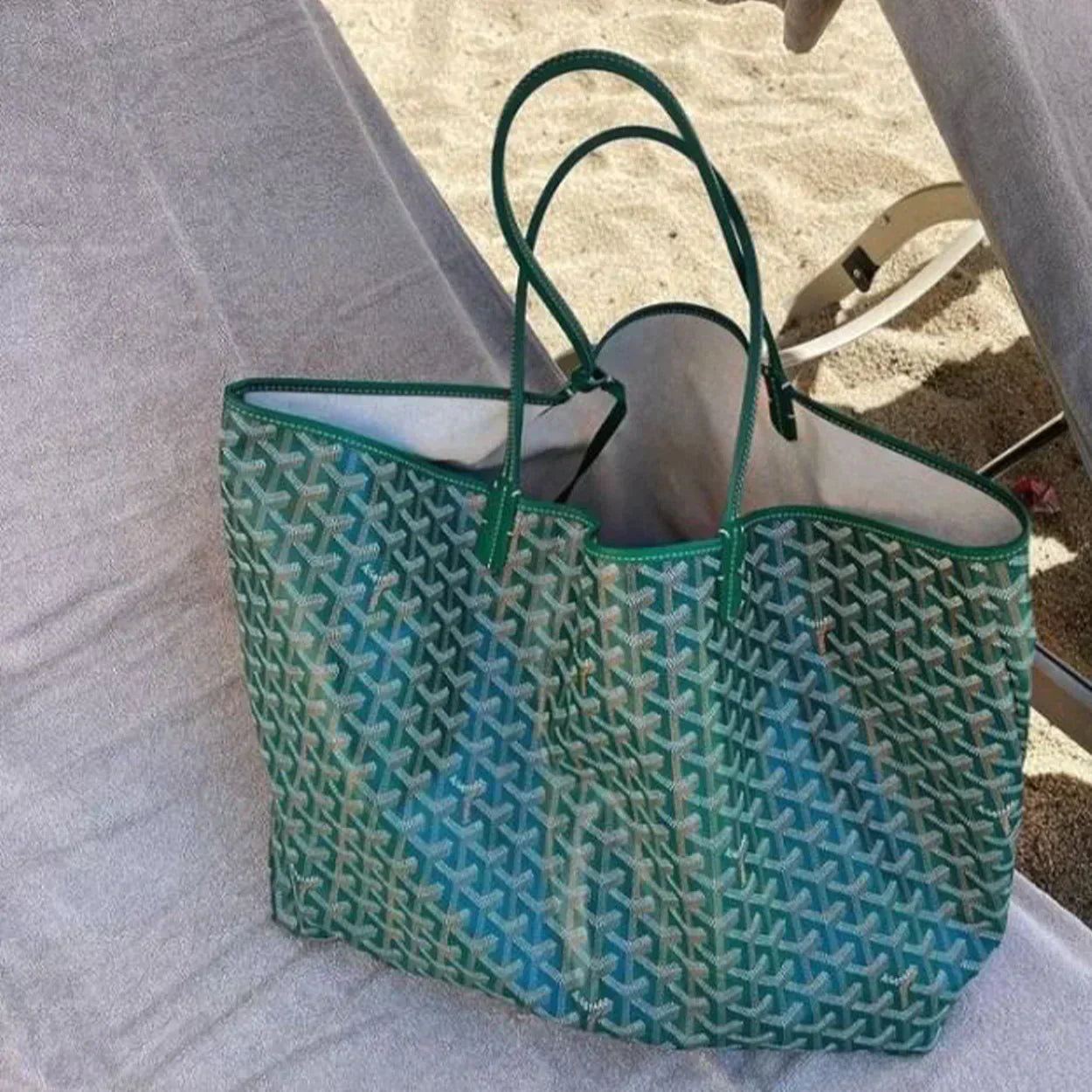 Trendy moderne dametaske - Madelene