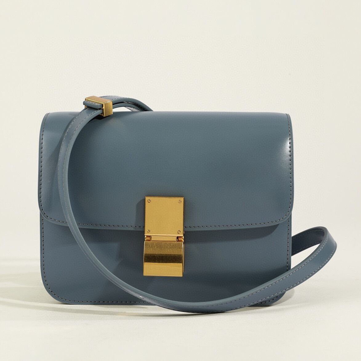 Emma - Klassisk skuldertaske med flap
