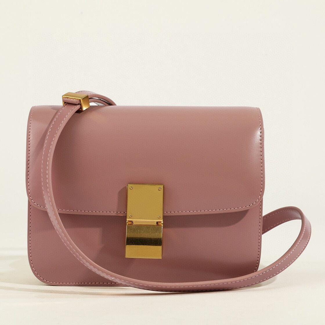 Emma - Klassisk skuldertaske med flap